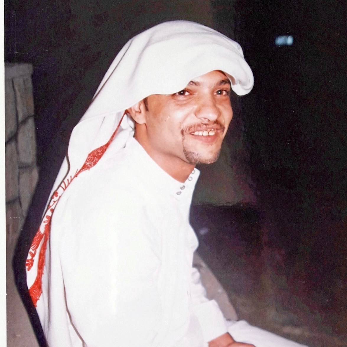 Ziad en 2004 portant un keffieh